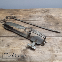 Vintage Old Decorative Antique Gin Trap In Good Condition - Collectable Item