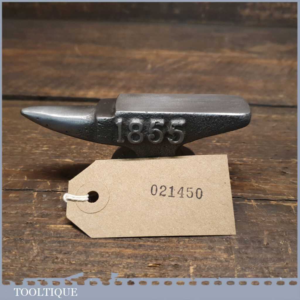 アンティーク雑貨 Miniature Anvil Nice Vintage Jeweller's Cast Steel Miniature Anvil Stamped KP 1855