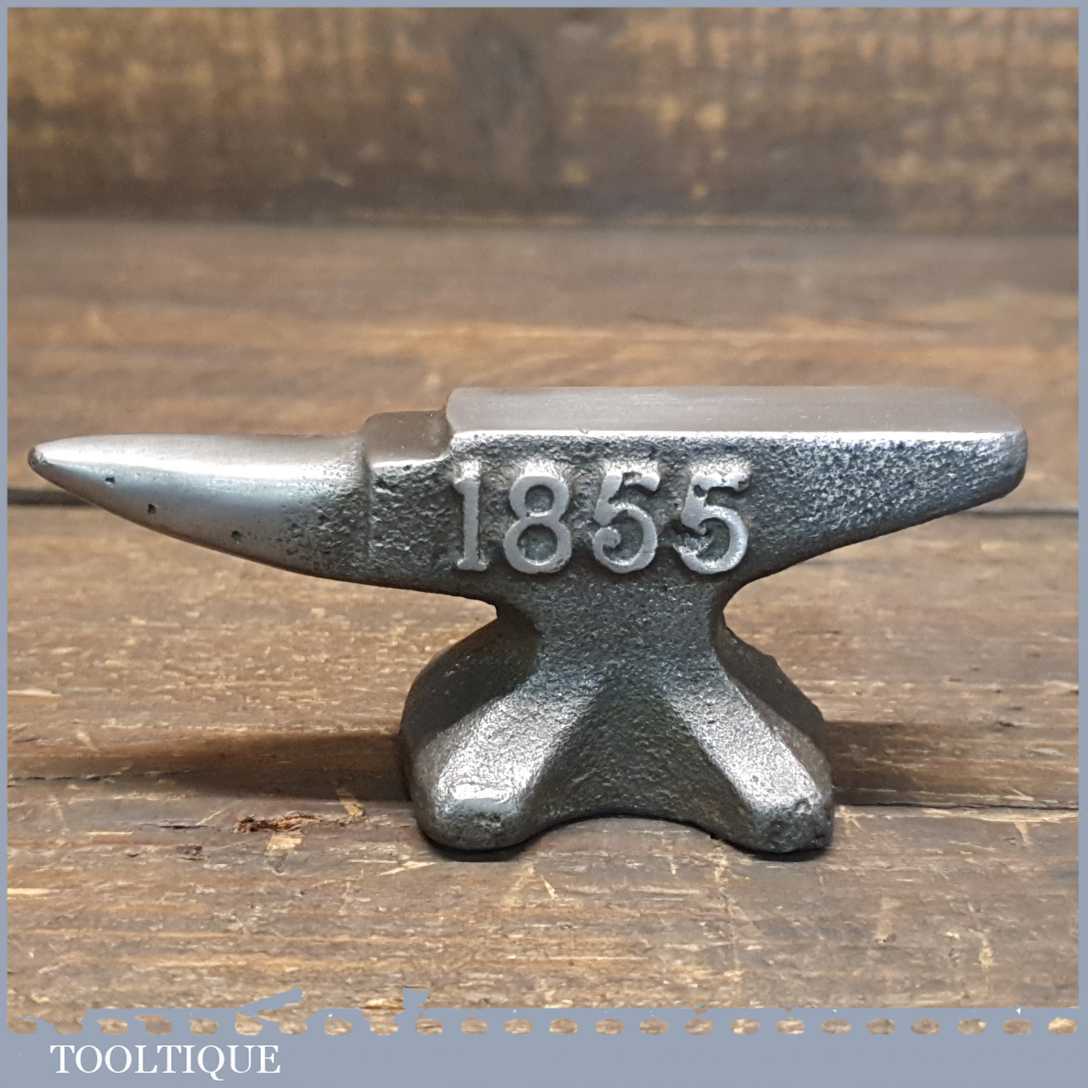 アンティーク雑貨 Miniature Anvil Nice Vintage Jeweller's Cast Steel Miniature Anvil Stamped KP 1855