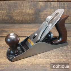 T27877 - Vintage Stanley England No: 4 Smoothing plane fully refurbished ready for use and in good used condition.