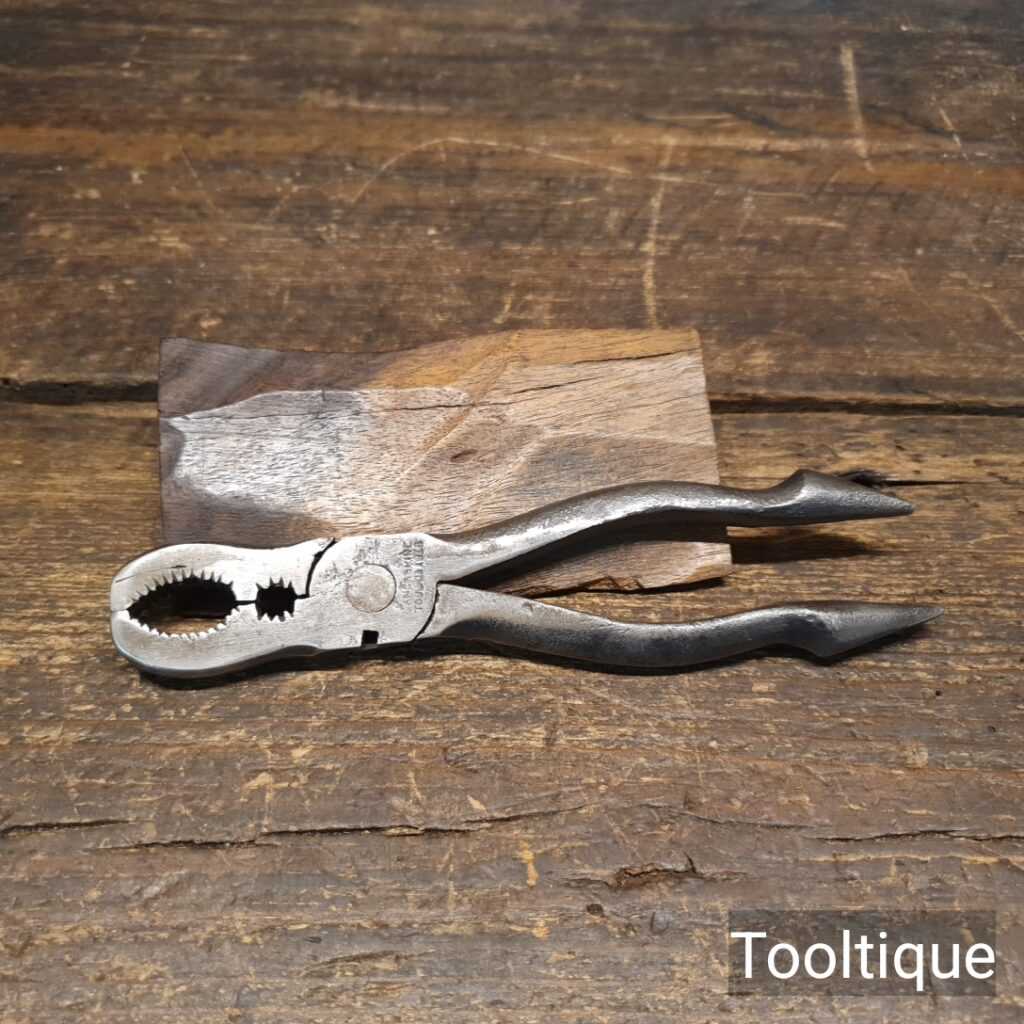 Vintage 6” Gas fitters Pliers by Lancashire tool Co. 1918 in good used condition