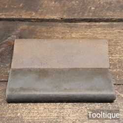 2 No: Vintage Fine Grade Honing Stones - Good Condition