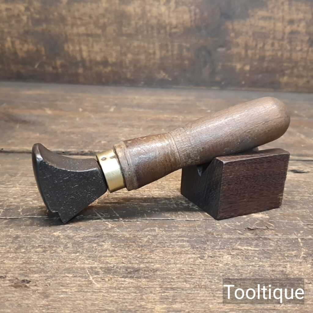 Vintage Leatherworking Cast Steel Glazing Iron - Good Condition