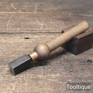 Vintage J. Page No: 17 leatherworking Seating Iron - Good Condition