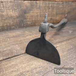 Vintage Brades Co. Gardeners Cast Steel Hand Hoe Hardwood Handle - Good Condition
