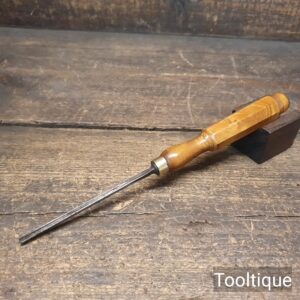 Vintage 1/8” Ward & Payne Woodcarving Vee Veiner Chisel - Refurbished Vintage 1/8” Ward & Payne Woodcarving Vee Veiner Chisel - Refurbished