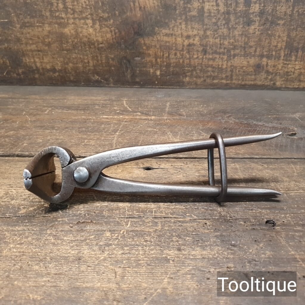 Rare vintage 9” Aux Mines De Suede A Paris Upholsterers Stretching Pliers Crimped Jaws