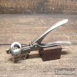 Crisp Antique Morrill’s Pattern USA Saw Set - Very Good Condition