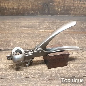 Crisp Antique Morrill’s Pattern USA Saw Set - Very Good Condition