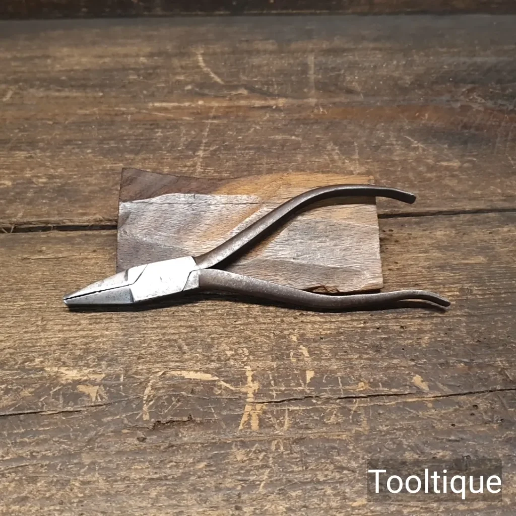 Vintage Pair of Box Jointed & Tapered Edge Flat Nose Pliers - Good Condition