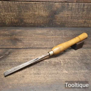 Vintage Wadkin Ltd UK Woodturners ½” Vee Chisel - Sharpened Ready To Use Vintage Wadkin Ltd UK Woodturners ½” Vee Chisel - Sharpened Ready To Use