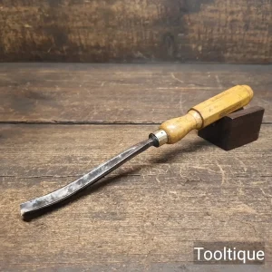 Vintage 3/8” Marples & Sons No: 40 Woodcarvers Curved Stem V Chisel - Sharpened Vintage 3/8” Marples & Sons No: 40 Woodcarvers Curved Stem V Chisel - Sharpened