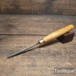 Vintage ¼” Carpenters Cast Steel Bevel Edge Chisel - Refurbished Ready To Use Vintage ¼” Carpenters Cast Steel Bevel Edge Chisel - Refurbished Ready To Use