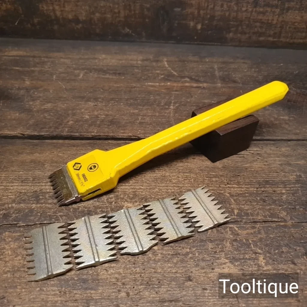 Vintage CK 38mm Scrutch Chisel with 6 No: Replacement Heads - Good Condition
