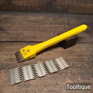 Vintage CK  38mm Scrutch Chisel with 6 No: Replacement Heads - Good Condition