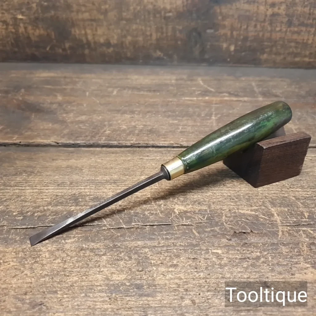 Vintage 7/32” Herring Bros London Woodcarving Fishtail Chisel - Sharpened