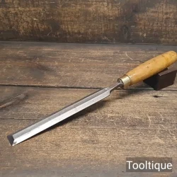 Vintage 15/16” Hildick Sheffield 1944 Slimline Long Series Bevel Edge Chisel - Refurbished