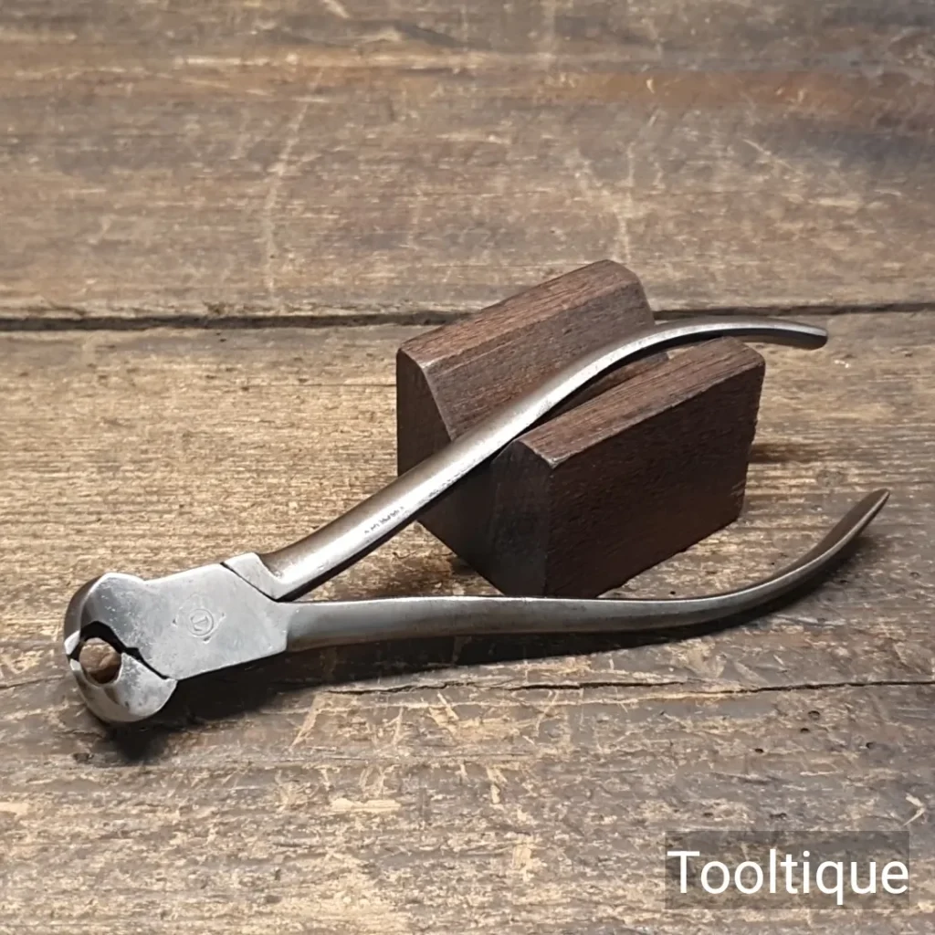 Vintage 5.5” Pair of End Cutting Pliers for Wire - Good Condition