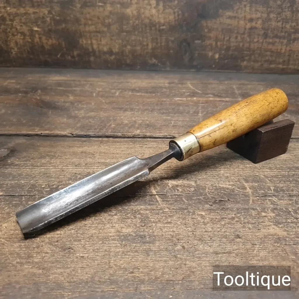 Vintage 7/8” Carpenters Forged Steel Gouge Chisel - Refurbished