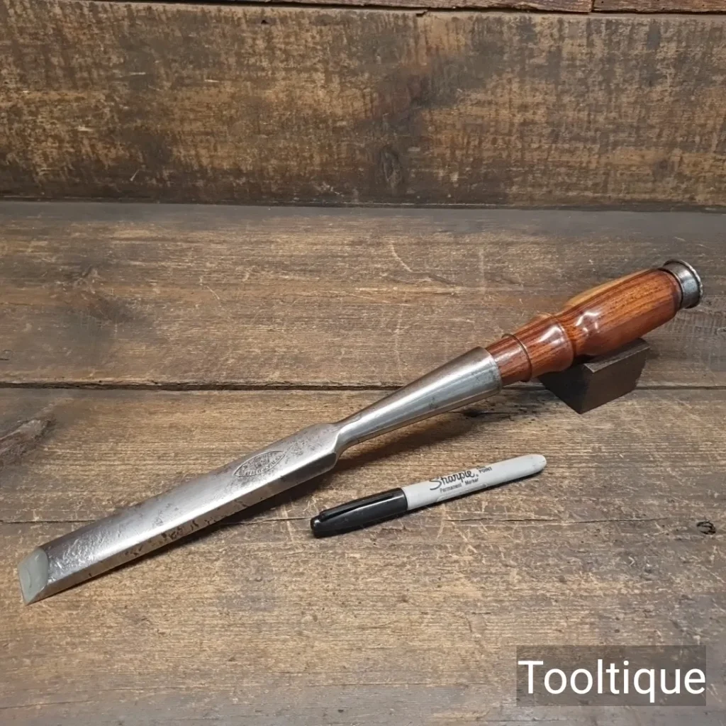 Wonderful 15/16” L&J White Buffalo USA Timber Heavy Duty Framing Socket Firmer Chisel