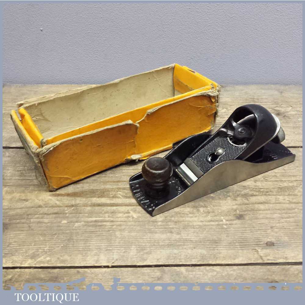 Boxed Vintage Stanley No: 220 Block Plane – Good Woodworking Tool