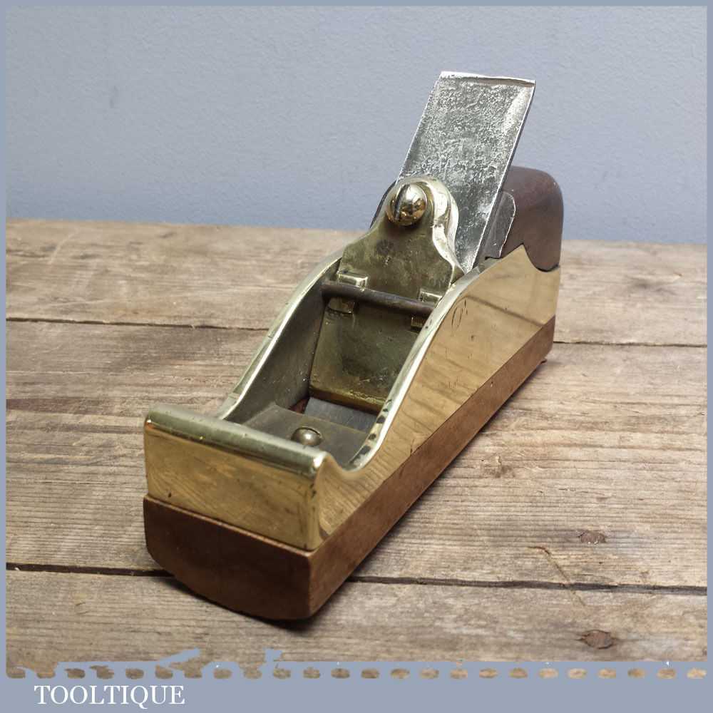 Good Vintage Brass bodied Pattern Makers Plane – 1 5/8″ x 6 1/4″
