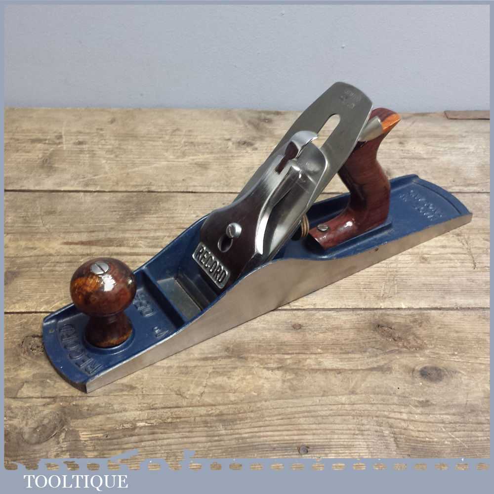 Good Vintage Record No. 05 1/2 Fore Plane – Carpenters Woodworking Tool