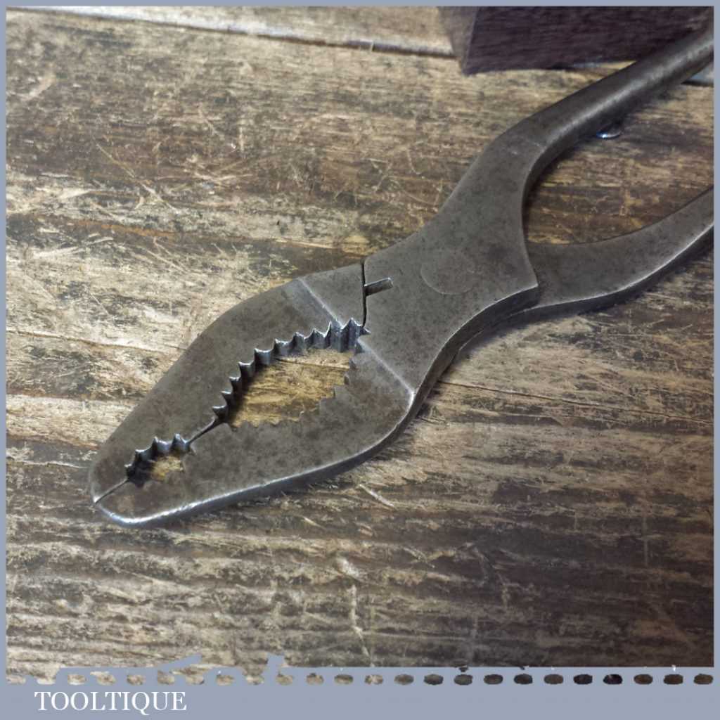 Vintage Slim Gas Fitters Pipe Gripping Pliers Good Condition Tooltique