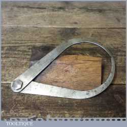 Vintage Buck & Hickman 6 ½” Outside Dividers Broad Arrow Mark 1945