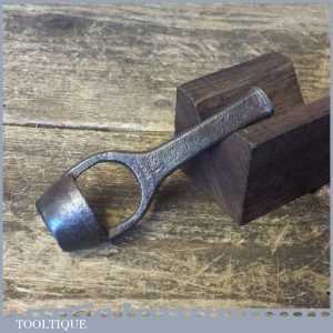 Vintage No: 13 Leatherworker’s 3/4” Round Punch - Good Condition Vintage No: 13 Leatherworker’s 3/4” Round Punch - Good Condition