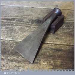 Vintage Tyzack 2 ½” Single Crease Curved Boatbuilders Caulking Iron Broad Arrow