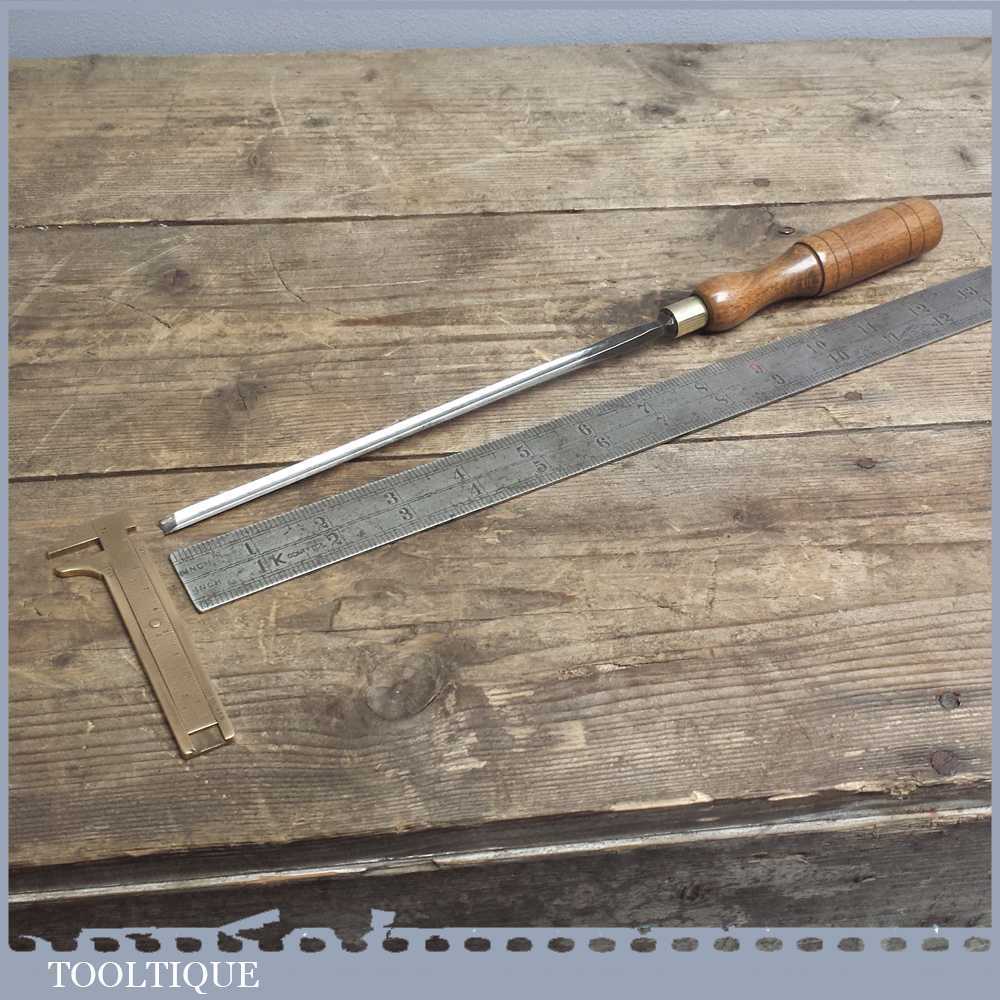 Vintage 1/4" Wide Paring Gouge Chisel in Good Condition