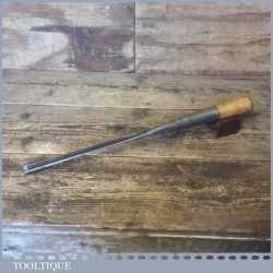 Vintage W Marples & Sons Wheelwrights Bruzz Or Corner Chisel - Sharpened