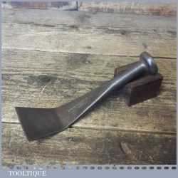 Vintage Cornelius Whitehouse Shipwrights 2” Single Crease Bent Caulking Iron