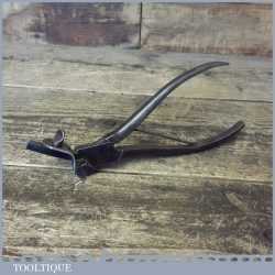 Scarce Antique Alex Mathieson Carpenters Saw Set - Good Condition