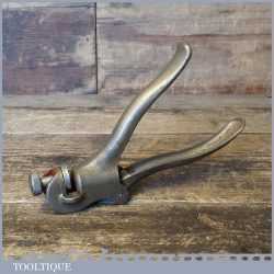 Vintage Eclipse No: 77 saw set in good used condition