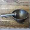 Vintage kitchenalia cast iron mortar and pestle with spout, in good used condition.