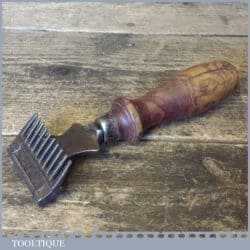Rare Vintage Saddlers Mane Drag Comb Horse Grooming Tool - Good Condition