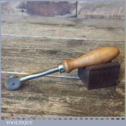 Vintage Morrall’s leatherworking Stitch Pricking Twin Wheel Tool - Good Condition
