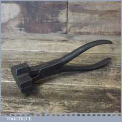 Vintage Wynn & Timmins Upholsterers Leatherworking Stretching Pliers