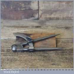 Vintage leatherworking 5 ½” Square Leg Cast Steel Wing Dividers