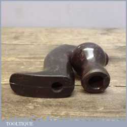 T1511 – Modern Stanley No: 4 plastic plane tote & knob in good used condition.