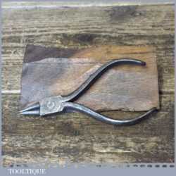 Vintage Small Pair Round Nose Pliers With Flat Inners - Good Condition