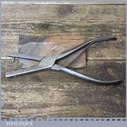 Vintage H. Brindley leatherworker’s pricking-plier punch guide in good used condition.