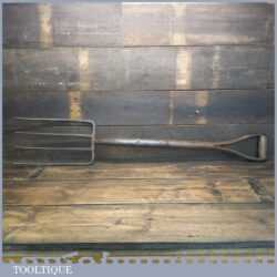 Vintage A & F Parkes & Co Garden Fork With ‘Y’ Shaped Elm Handle