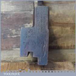 Vintage 8” x 2” carborundum oil stone in wooden box