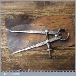 Vintage 3 ⅝” spring caliper inside dividers in good used condition.