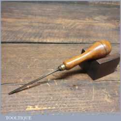 Fine Vintage H. Taylor Acorn Brand 1/8” Straight Wood Carving V Parting Chisel