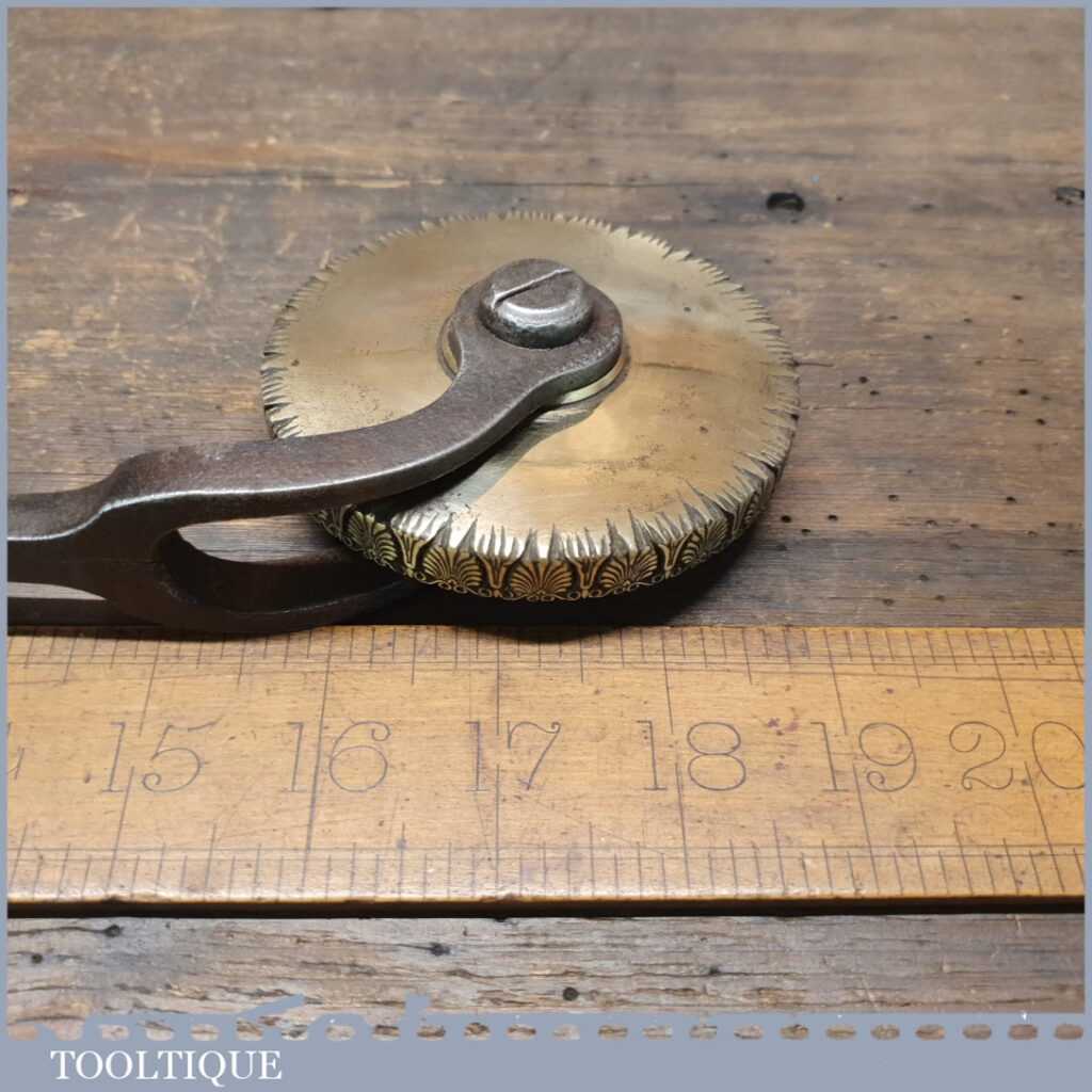 Vintage Ornate Brass Bookbinding Scrolled Wheel – Good Condition ...