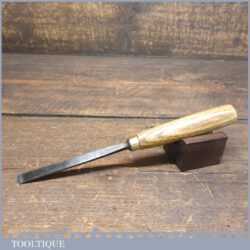 T22138 - Vintage Herring Bros 3/8” straight woodcarving chisel with ash handle in good used condition, fully refurbished sharpened and honed ready for use.